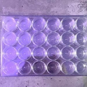 NWOT Clear Acrylic Set of 24 Storage Rounds In Clear Container Holder